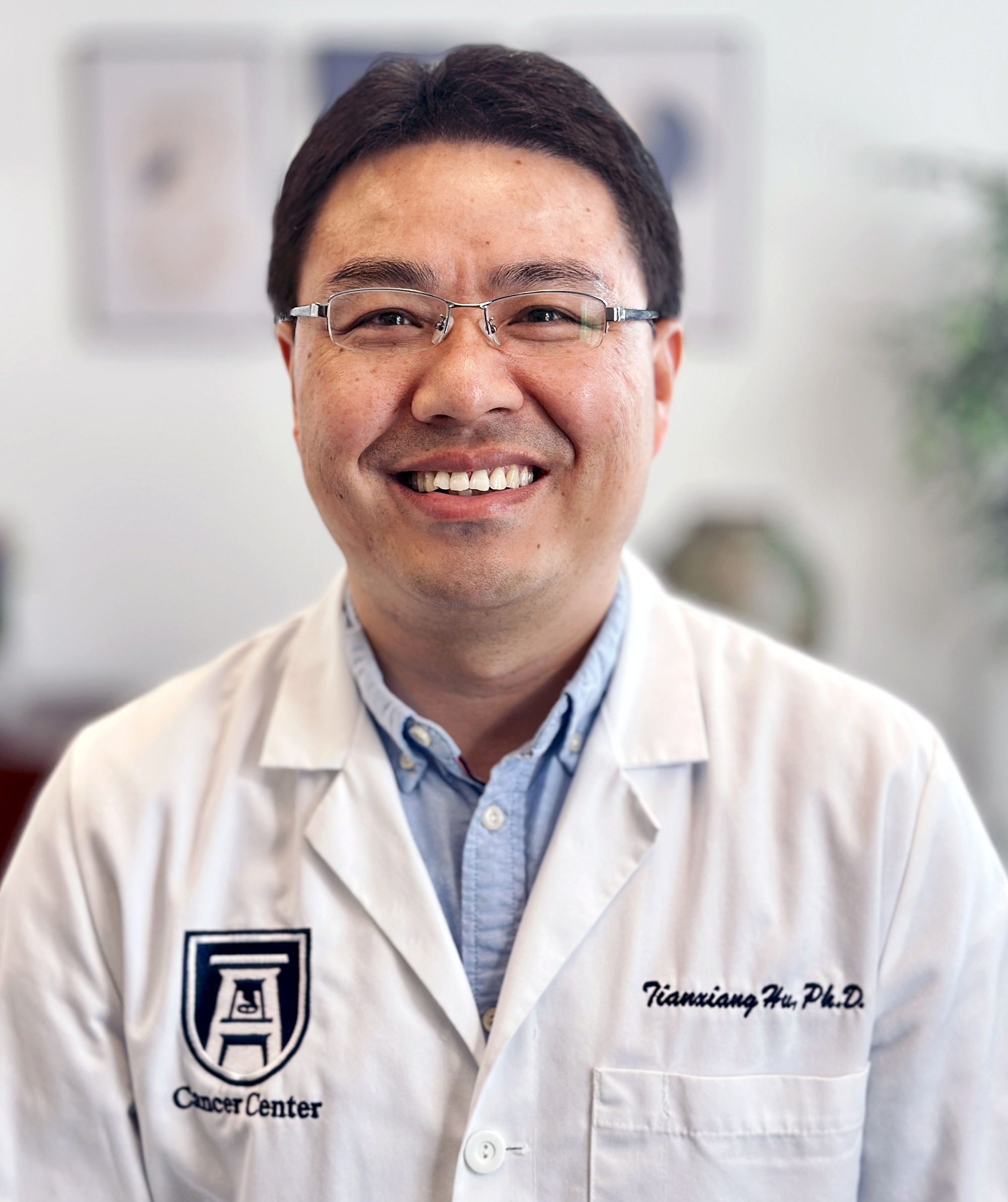 photo of Tianxiang Hu, PhD