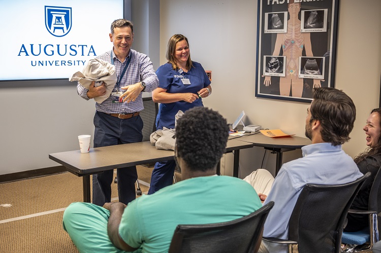 Emergency Medicines students in simulation class